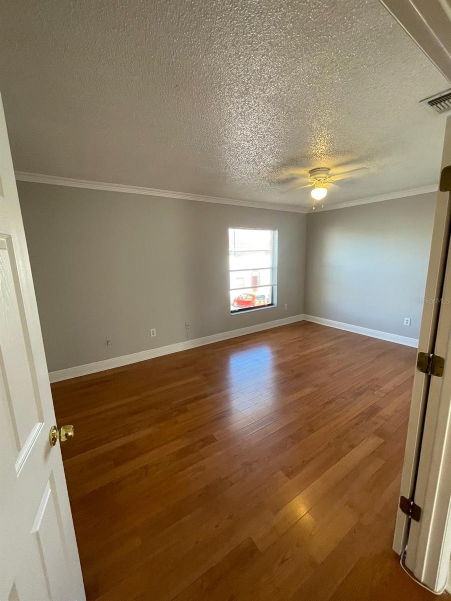 Image 7 of 13 For 6218 Yorktown Drive 15