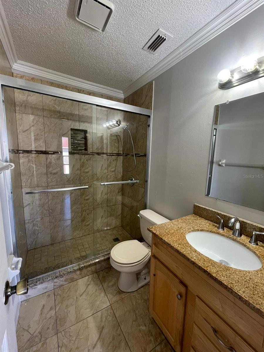Image 8 of 13 For 6218 Yorktown Drive 15