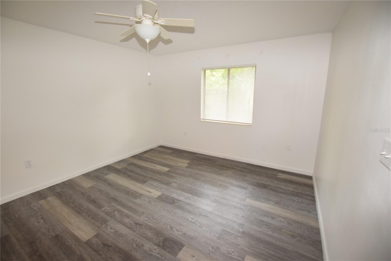 Image 11 of 25 For 908 Sumter Street