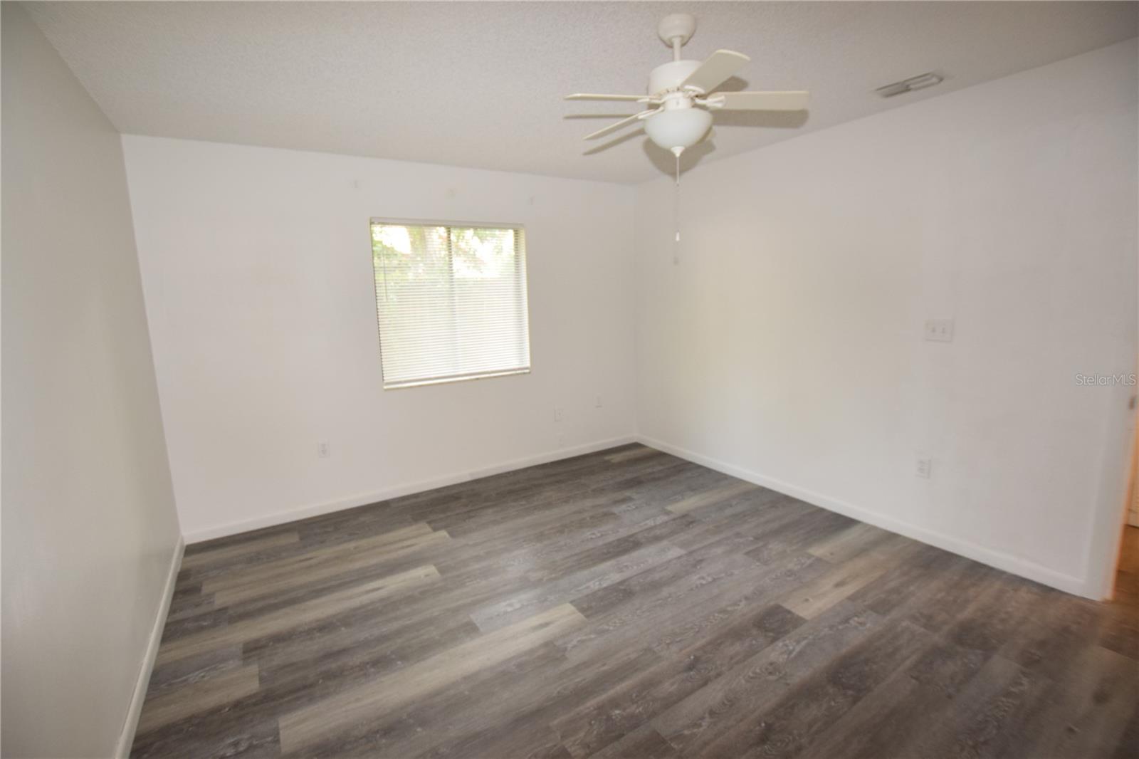 Image 14 of 25 For 908 Sumter Street