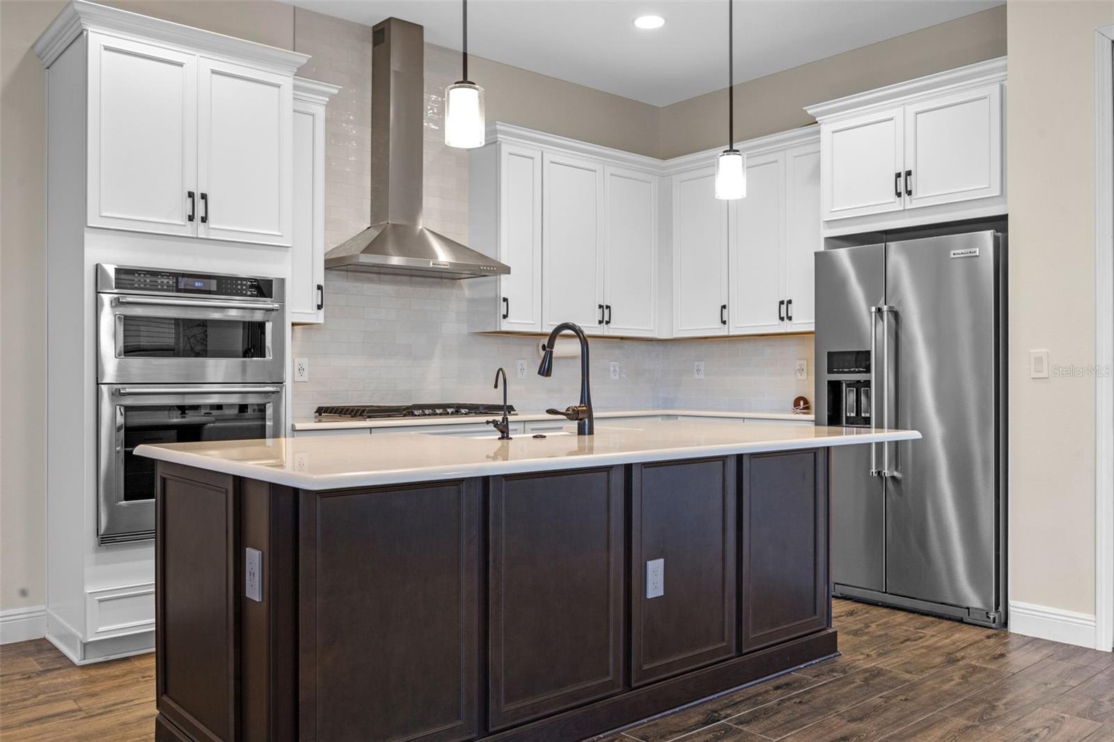 Image 10 of 49 For 15702 Vetta Drive