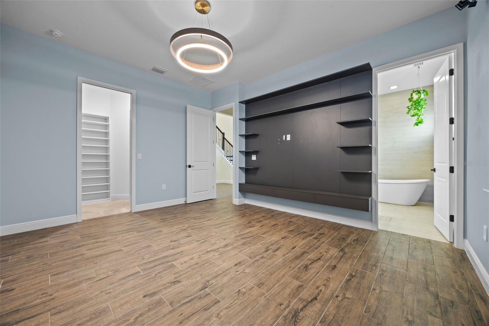 Image 18 of 49 For 15702 Vetta Drive