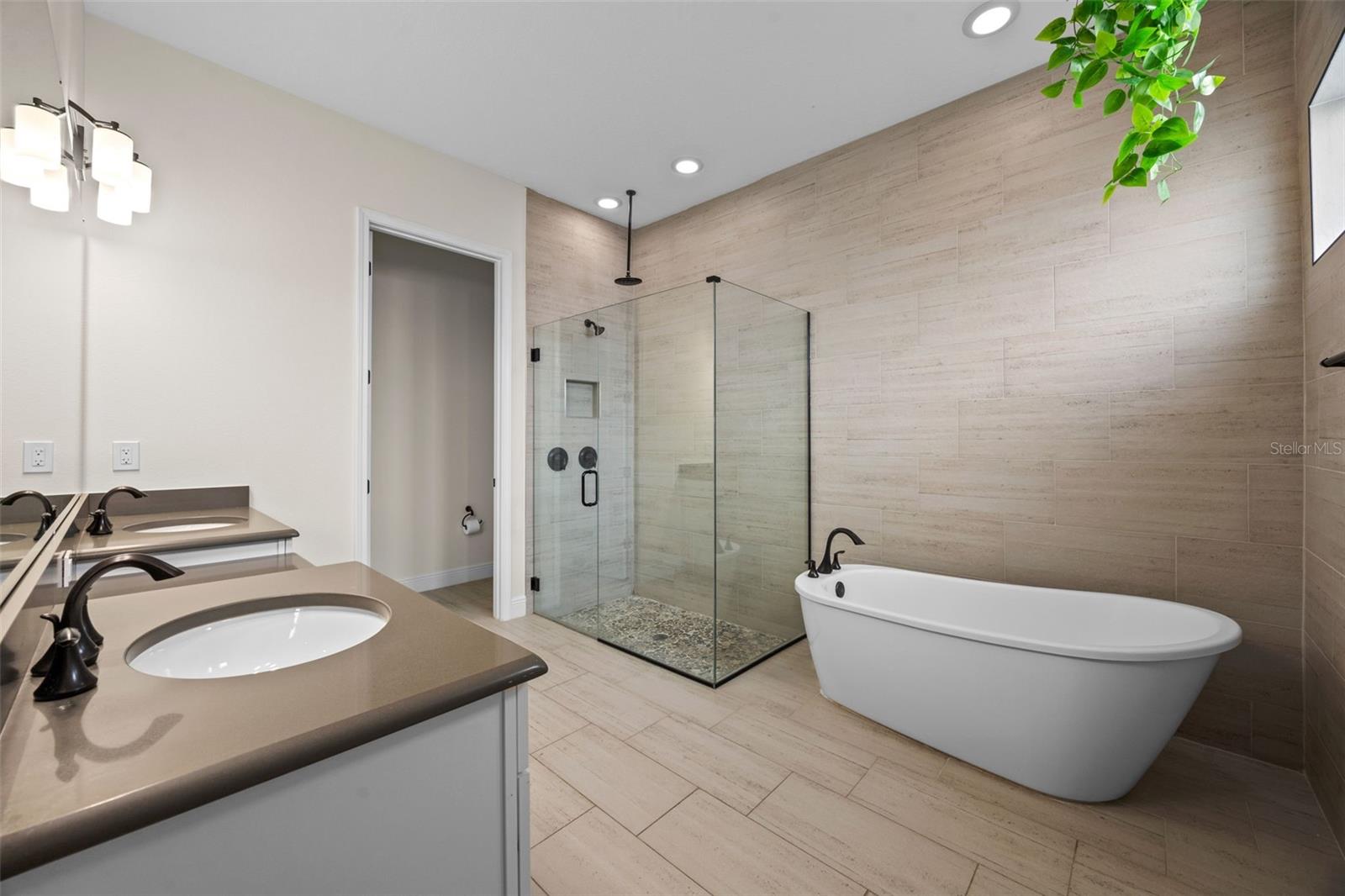 Image 20 of 49 For 15702 Vetta Drive
