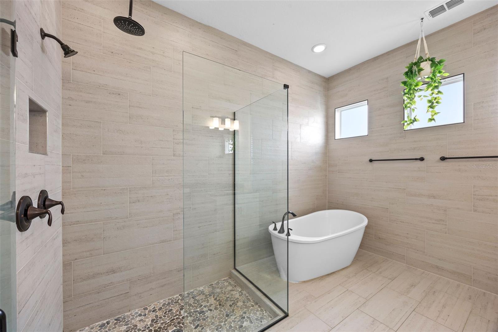 Image 21 of 49 For 15702 Vetta Drive