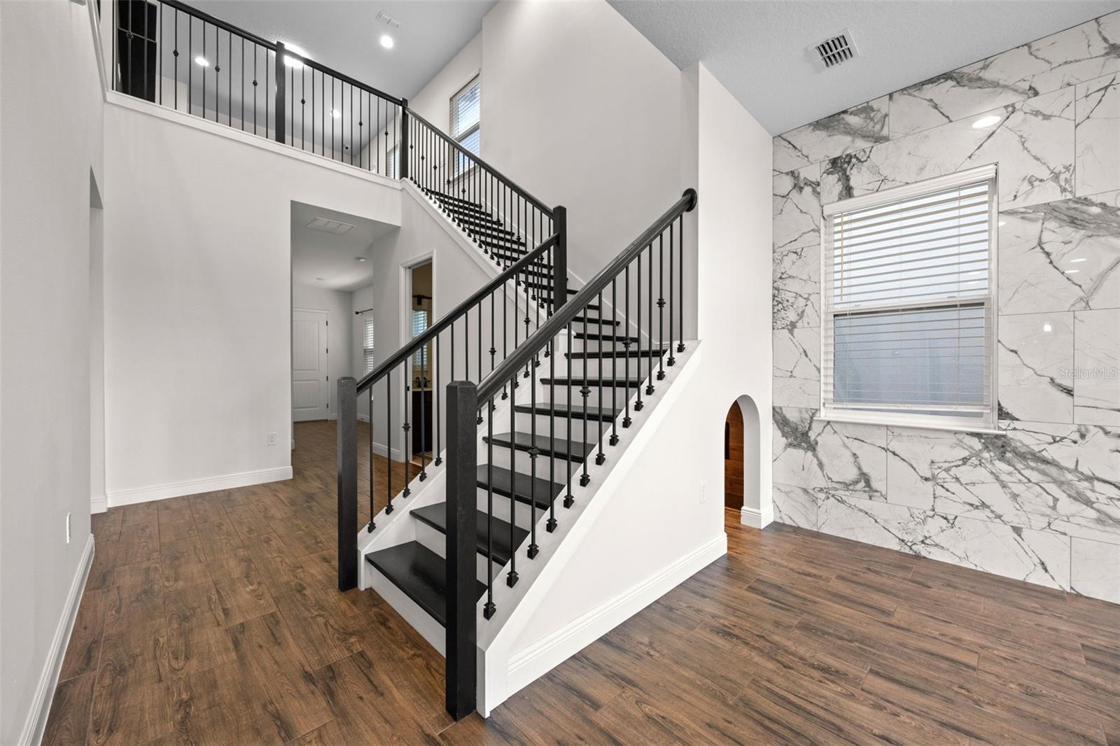 Image 3 of 49 For 15702 Vetta Drive
