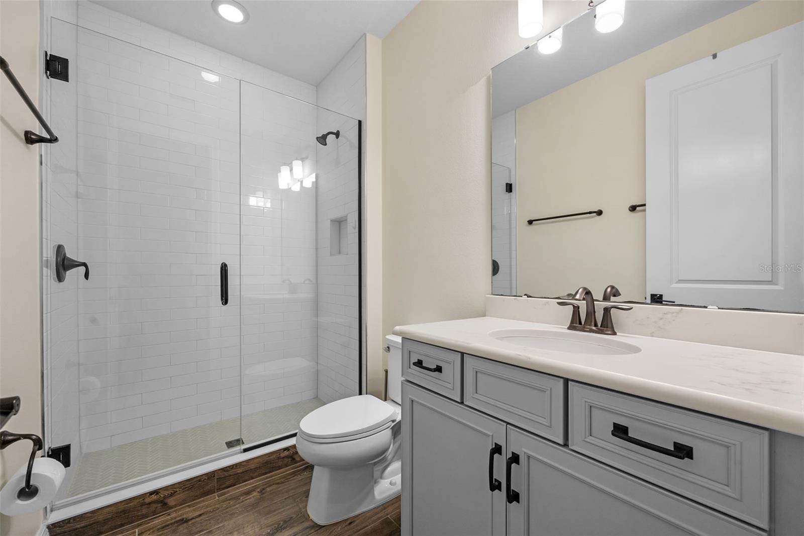 Image 33 of 49 For 15702 Vetta Drive
