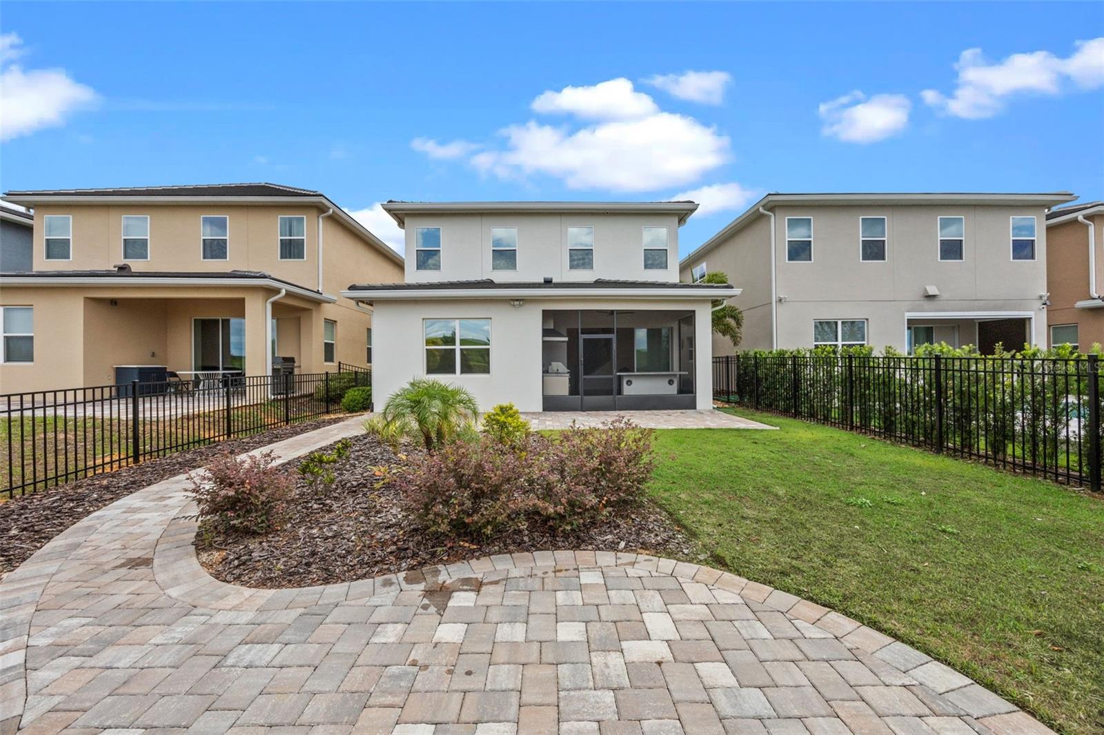 Image 45 of 49 For 15702 Vetta Drive