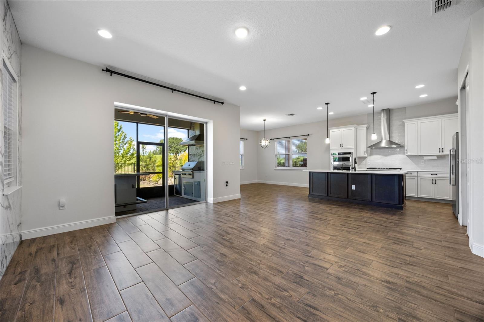 Image 6 of 49 For 15702 Vetta Drive