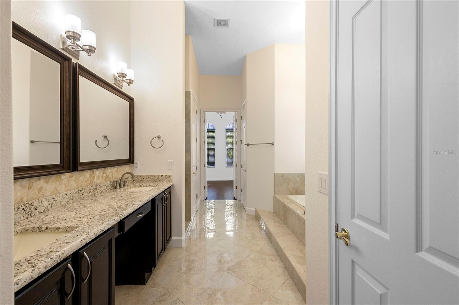 Image 31 of 67 For 215 Juniper Ridge Court