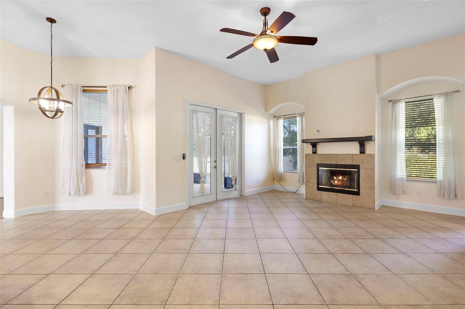 Image 6 of 67 For 215 Juniper Ridge Court