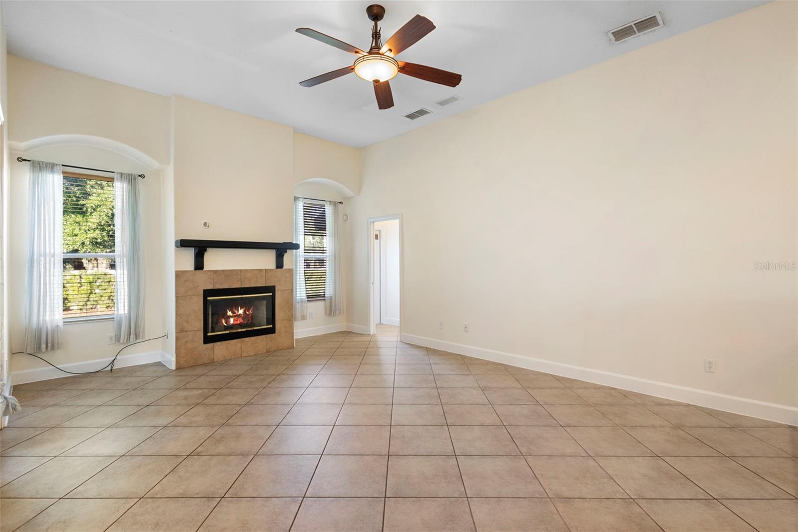 Image 7 of 67 For 215 Juniper Ridge Court