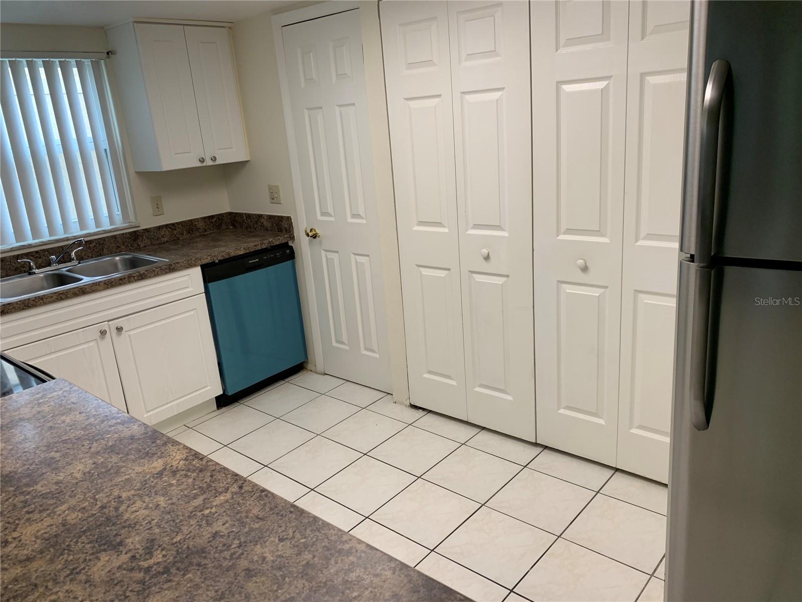Image 4 of 22 For 9926 Turf Way 8
