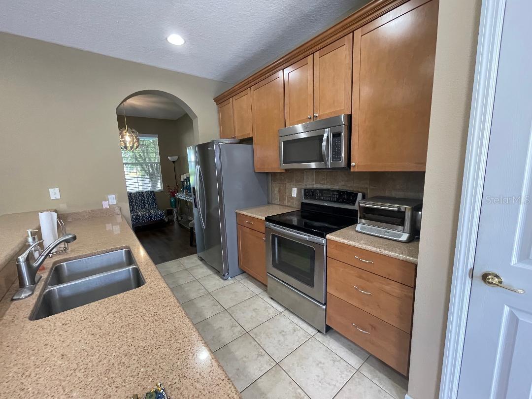 Image 6 of 30 For 8417 Leeland Archer Boulevard