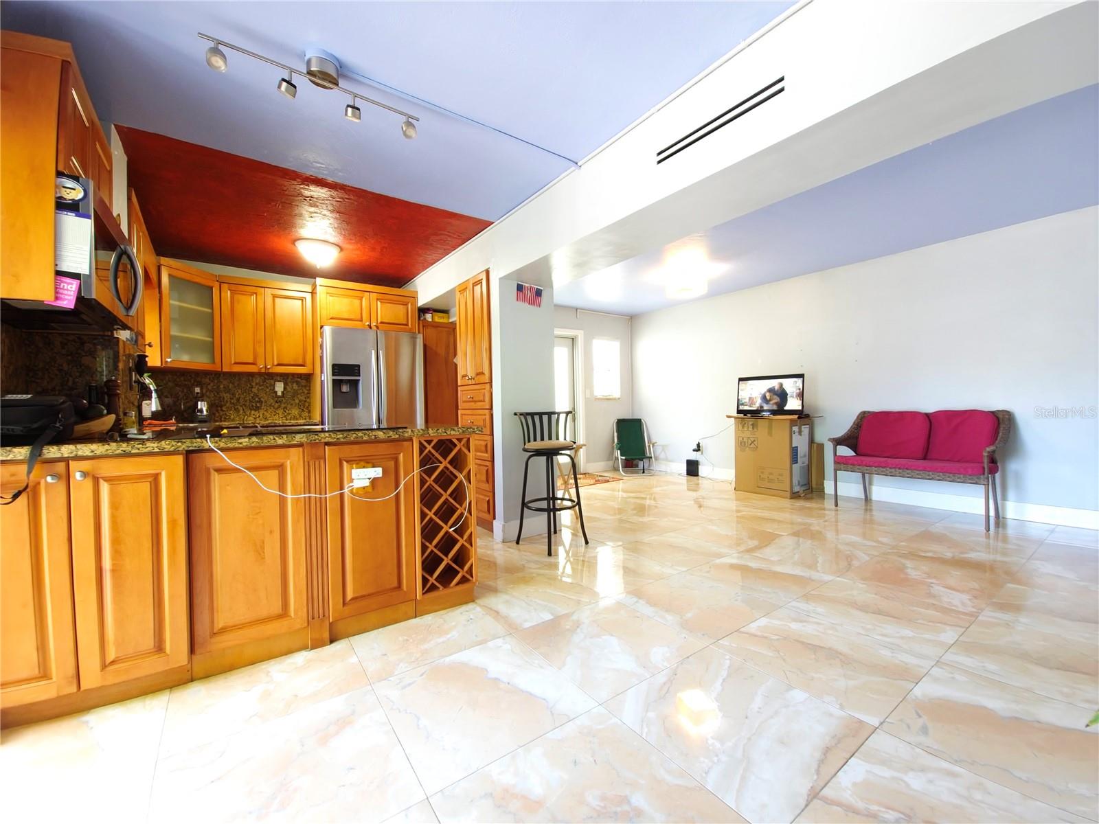Image 4 of 16 For 1820 James Avenue 2f