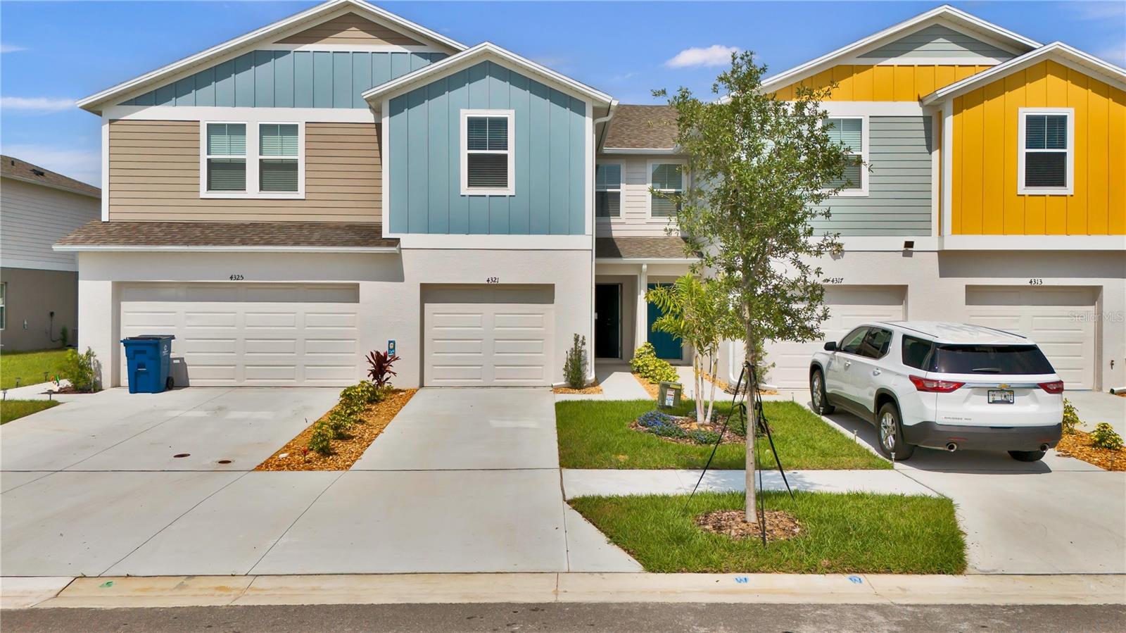 Image 2 of 27 For 4321 Hillock Boulevard