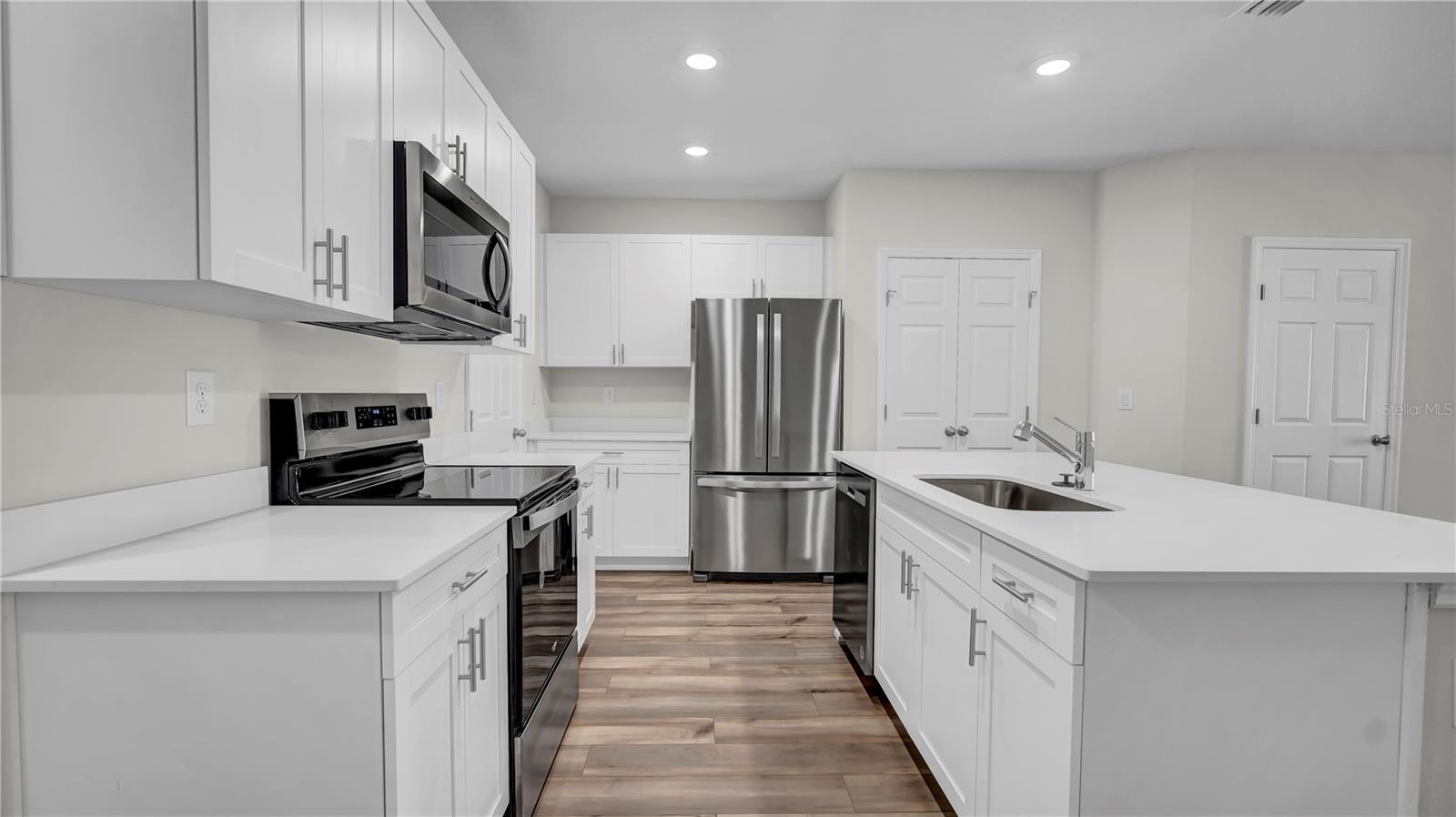 Image 8 of 27 For 4321 Hillock Boulevard