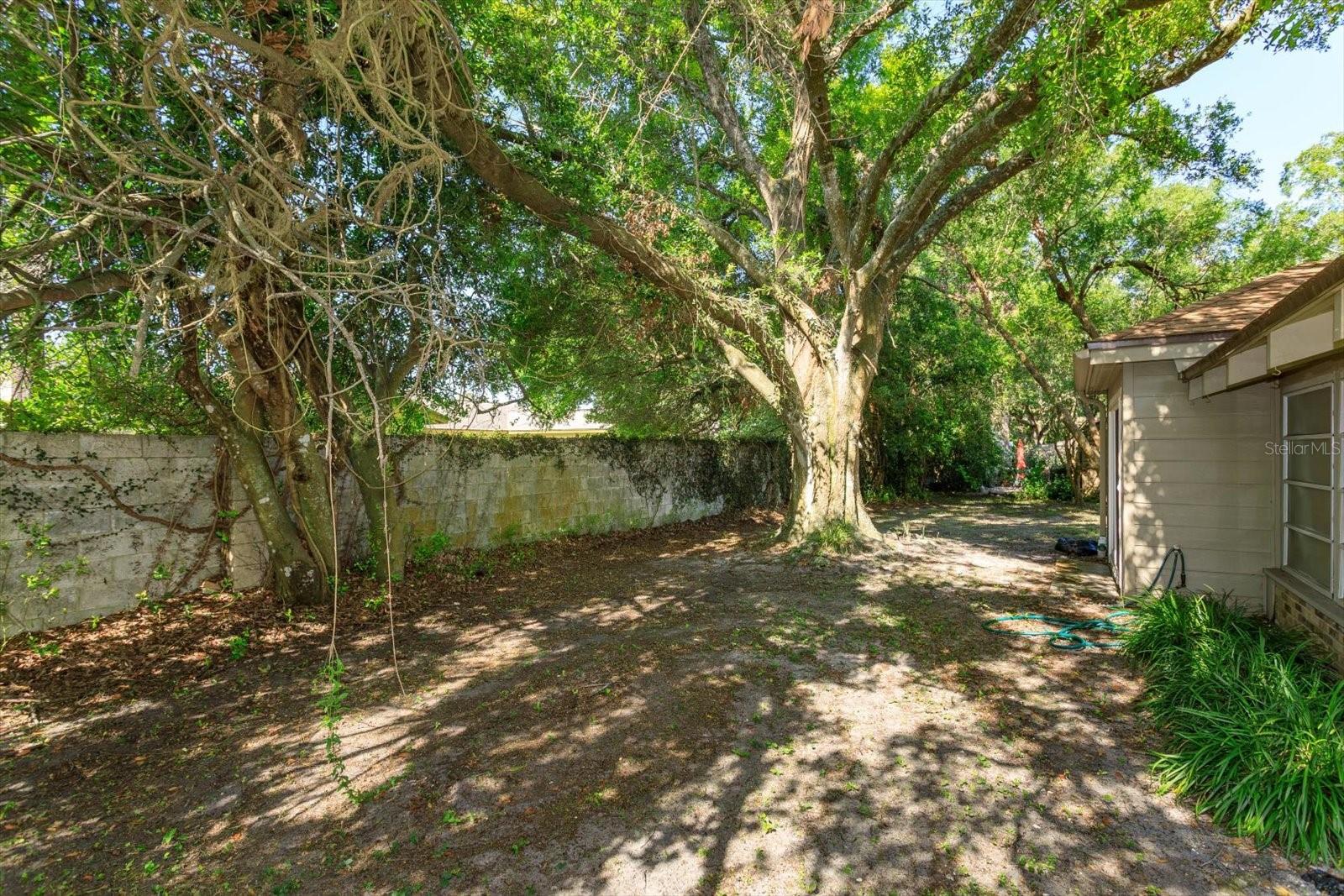 Image 24 of 53 For 470 Oak Haven Drive 470