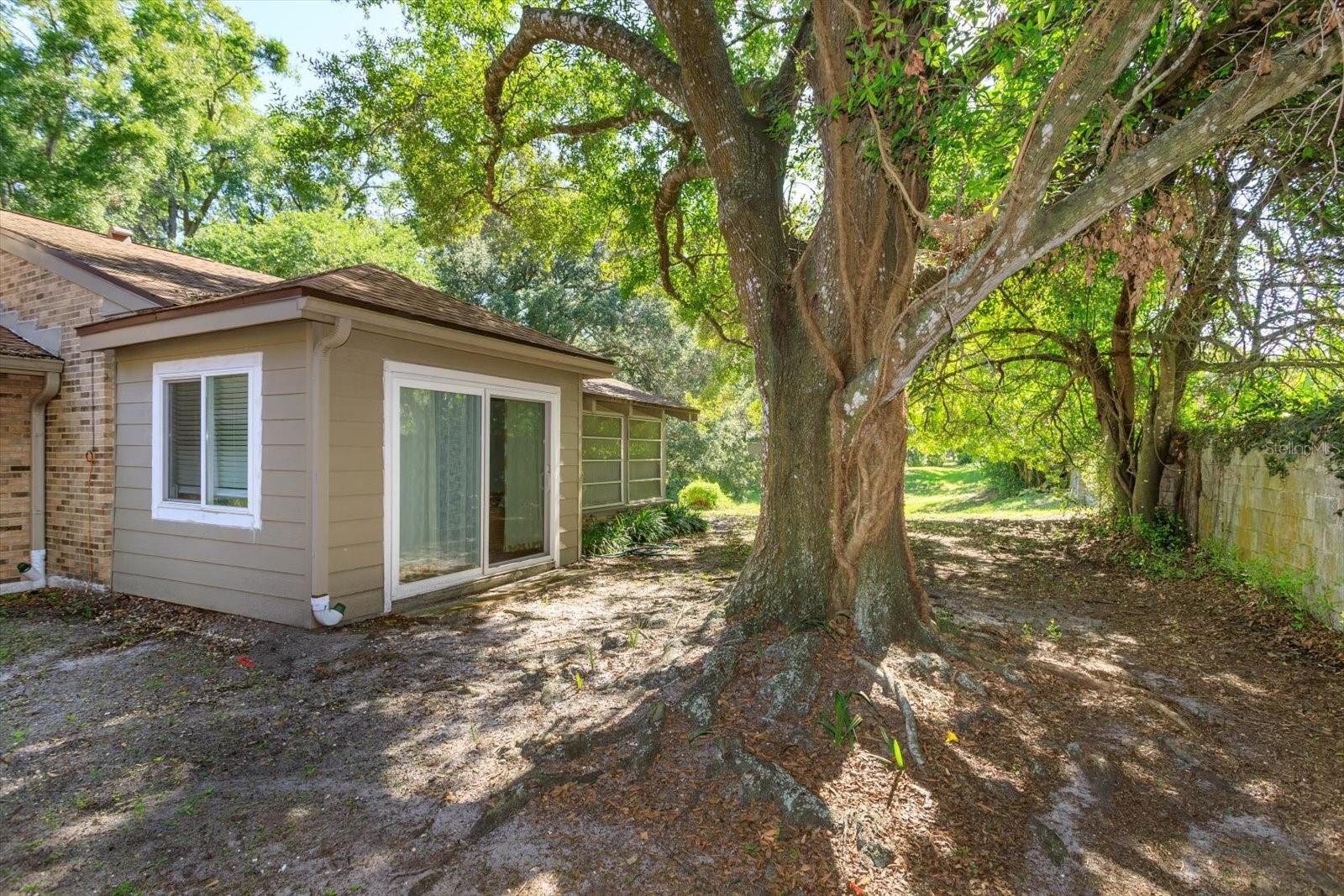 Image 26 of 53 For 470 Oak Haven Drive 470