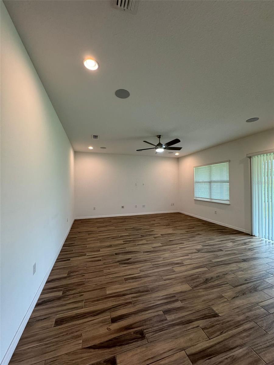 Image 9 of 40 For 15776 Sweet Lemon Way