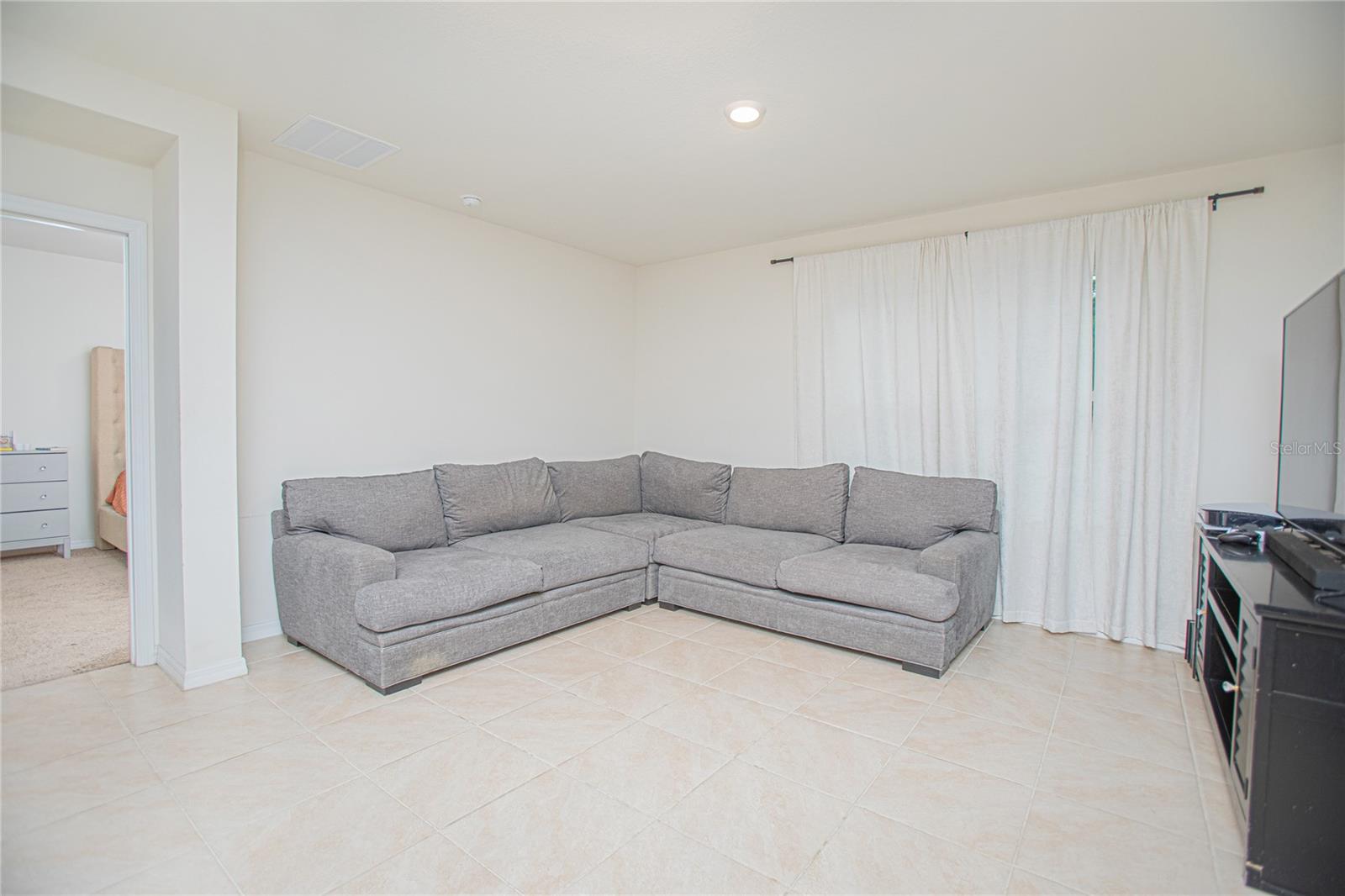 Image 3 of 18 For 3479 Courtland Boulevard