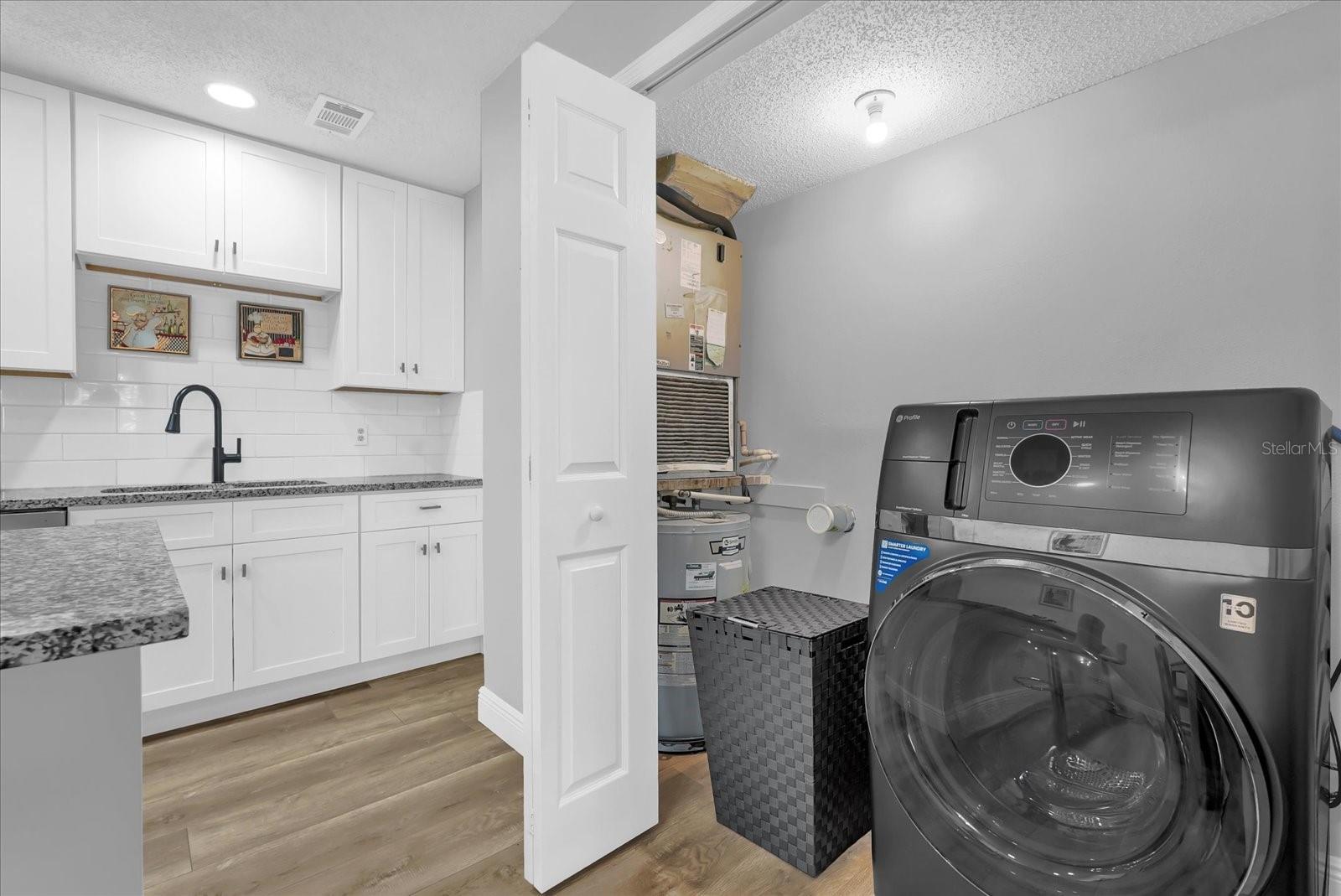 Image 16 of 21 For 508 Boxelder Avenue