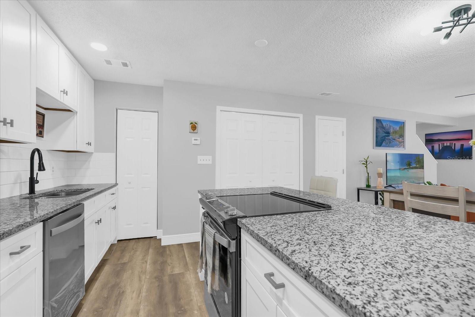Image 5 of 21 For 508 Boxelder Avenue