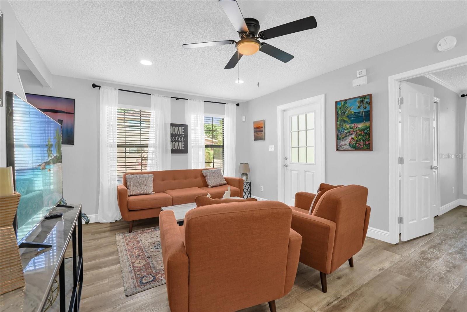 Image 8 of 21 For 508 Boxelder Avenue