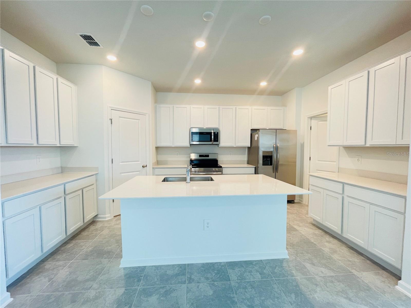 Image 4 of 22 For 1424 Brentwood Drive