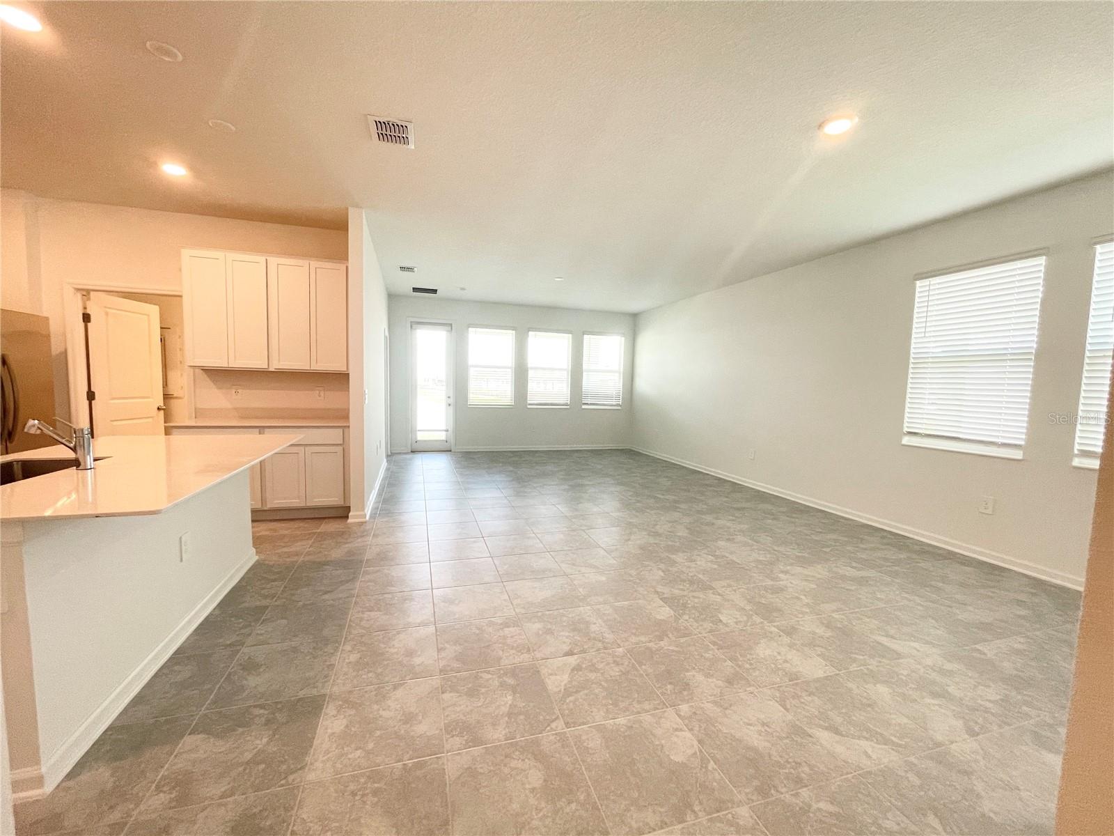 Image 5 of 22 For 1424 Brentwood Drive