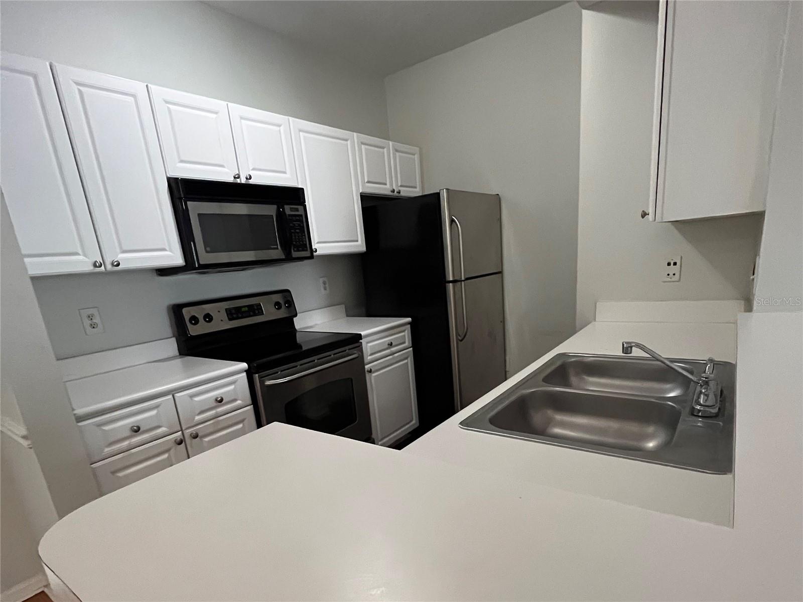 Image 3 of 11 For 2013 Tizewell Circle 1408