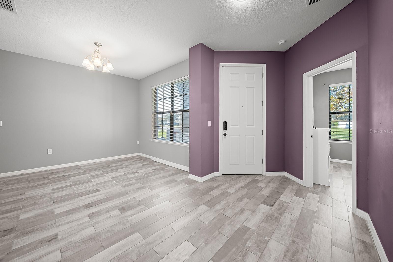 Image 13 of 39 For 997 La Mirada Court