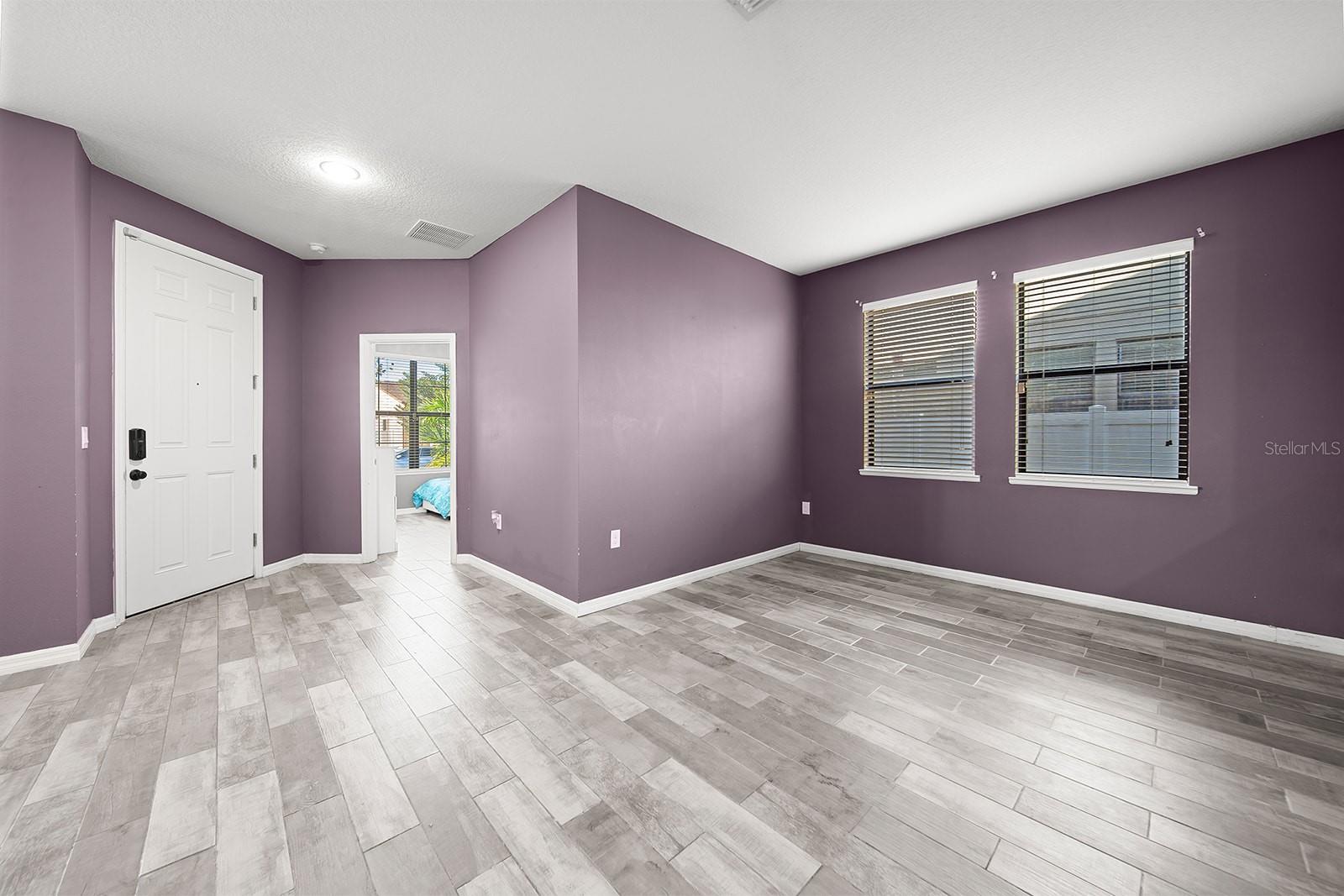 Image 15 of 39 For 997 La Mirada Court