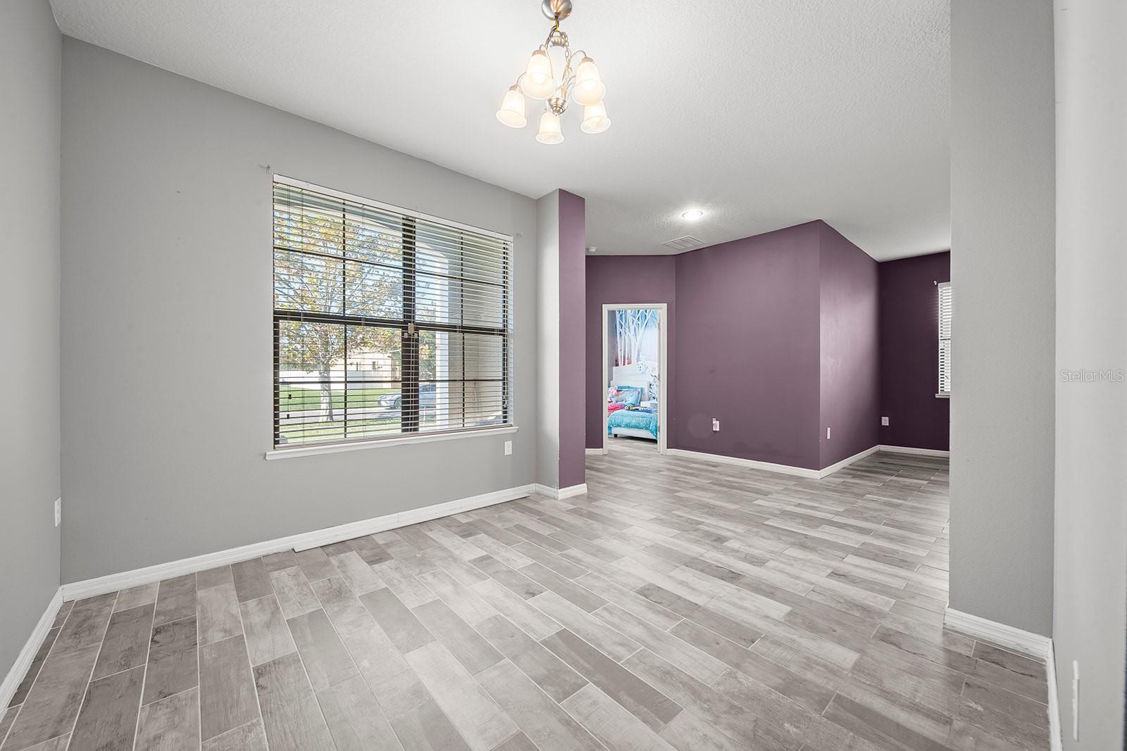 Image 16 of 39 For 997 La Mirada Court