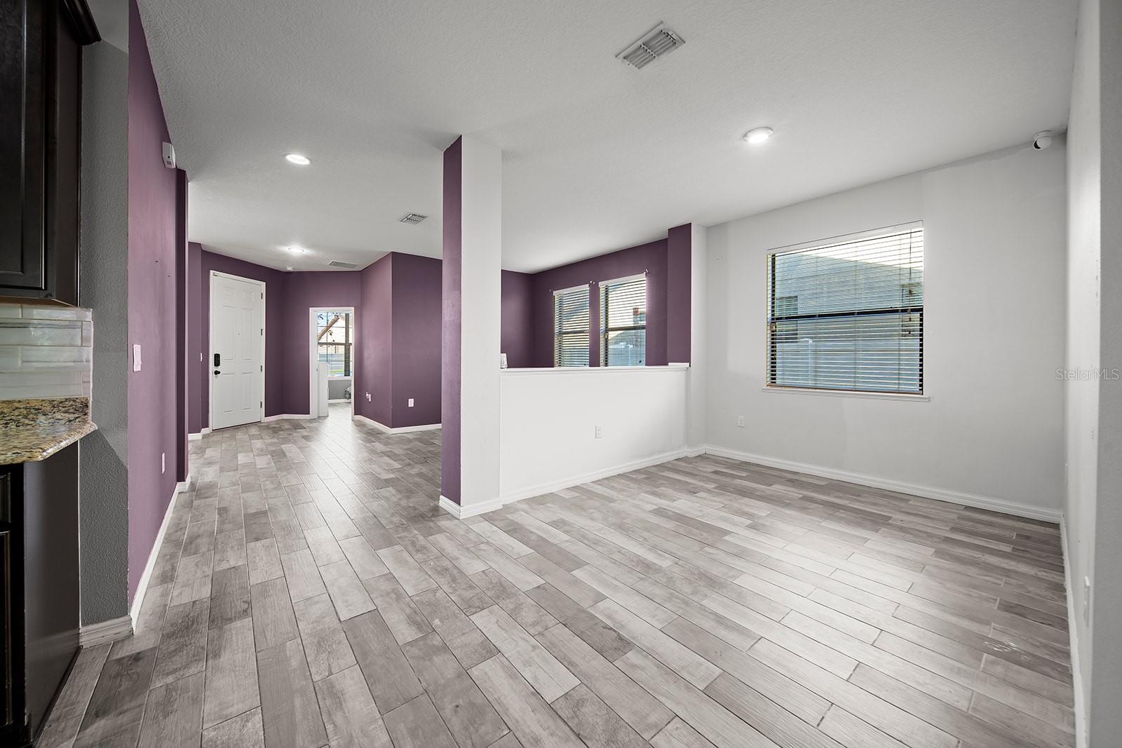 Image 18 of 39 For 997 La Mirada Court