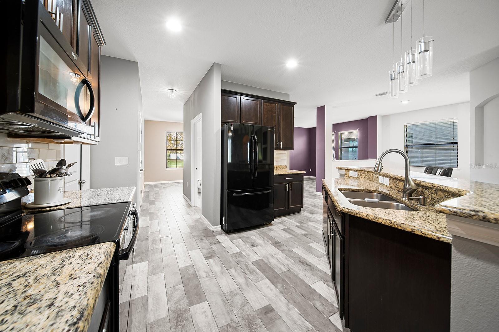Image 19 of 39 For 997 La Mirada Court