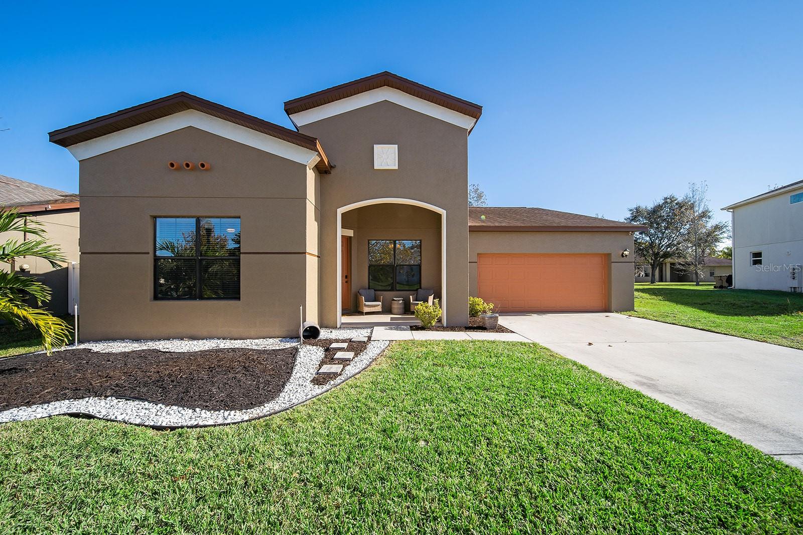 Image 2 of 39 For 997 La Mirada Court