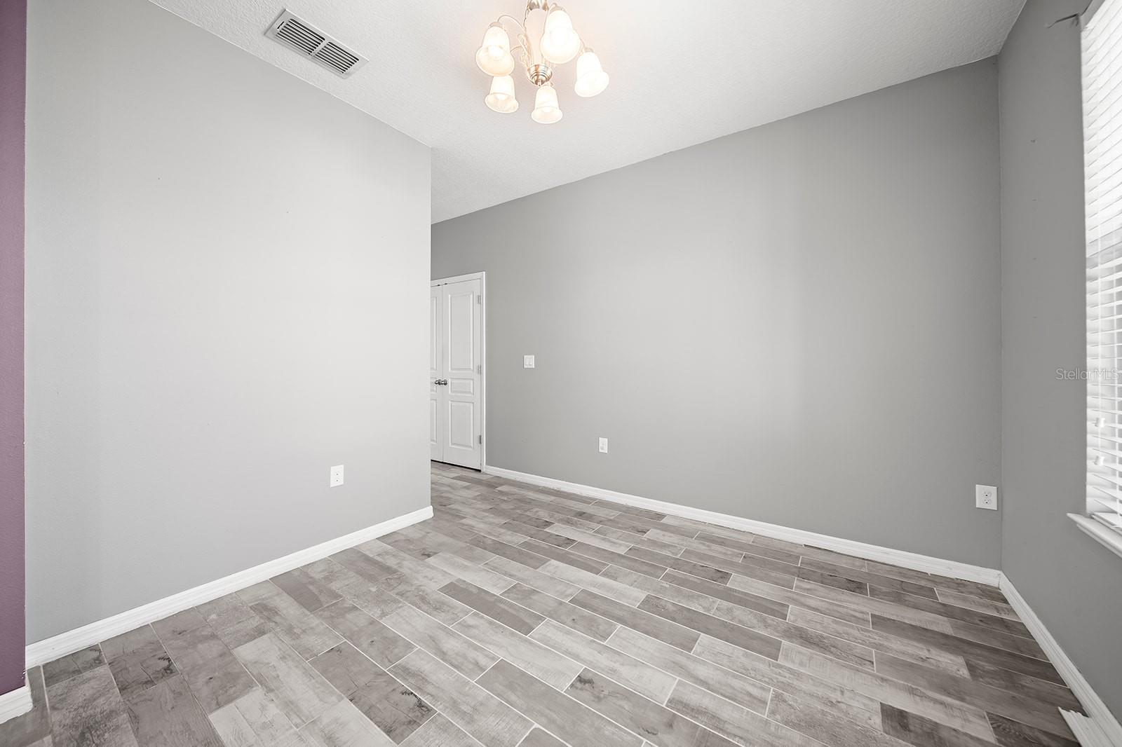 Image 21 of 39 For 997 La Mirada Court