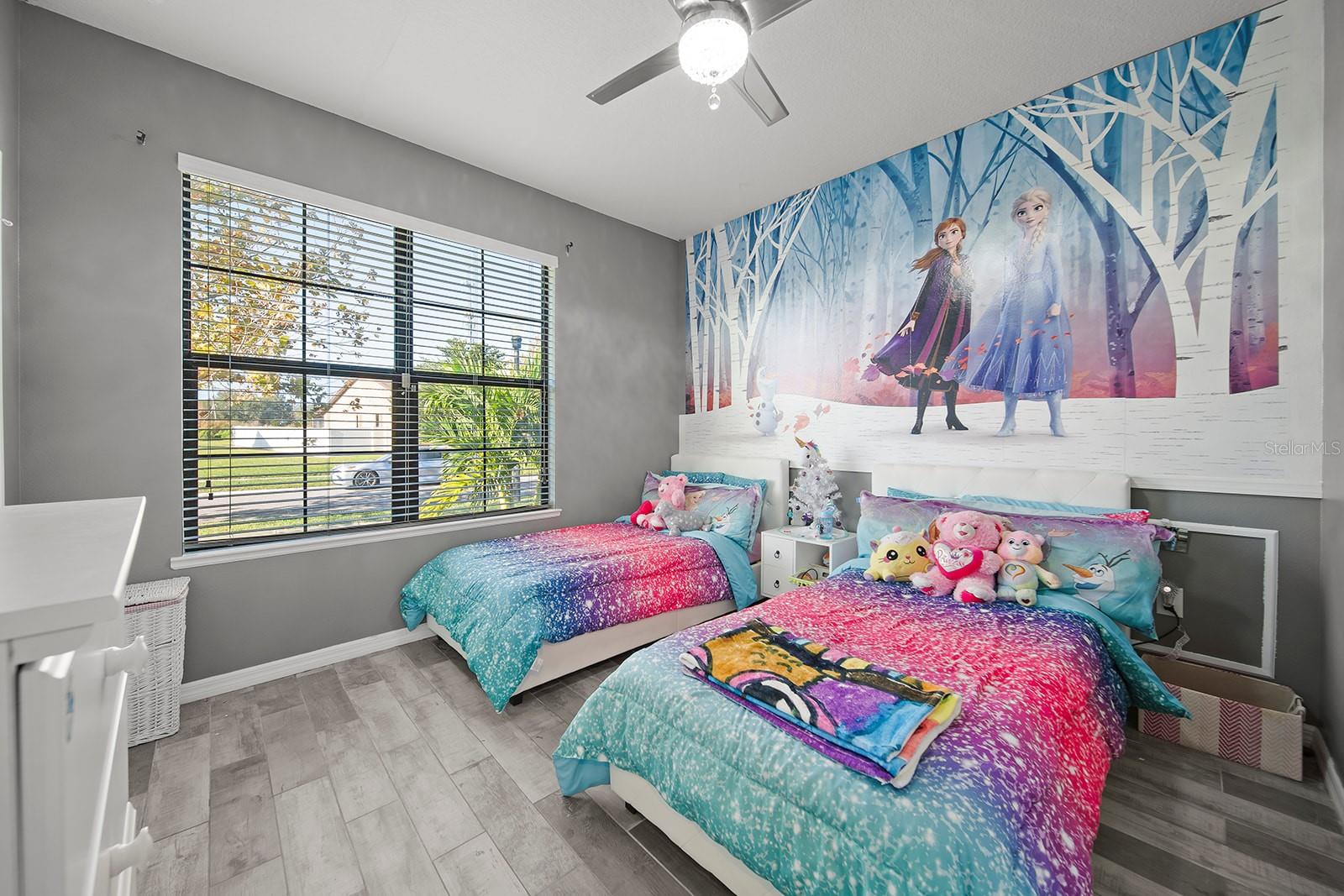 Image 27 of 39 For 997 La Mirada Court