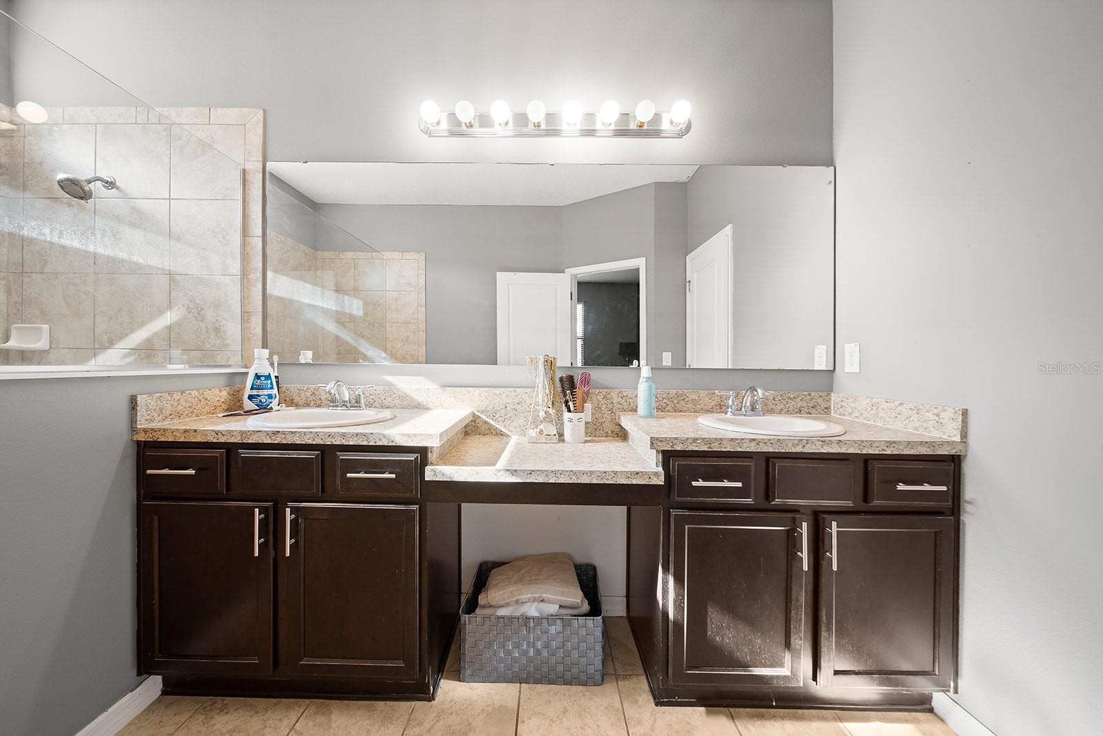 Image 34 of 39 For 997 La Mirada Court