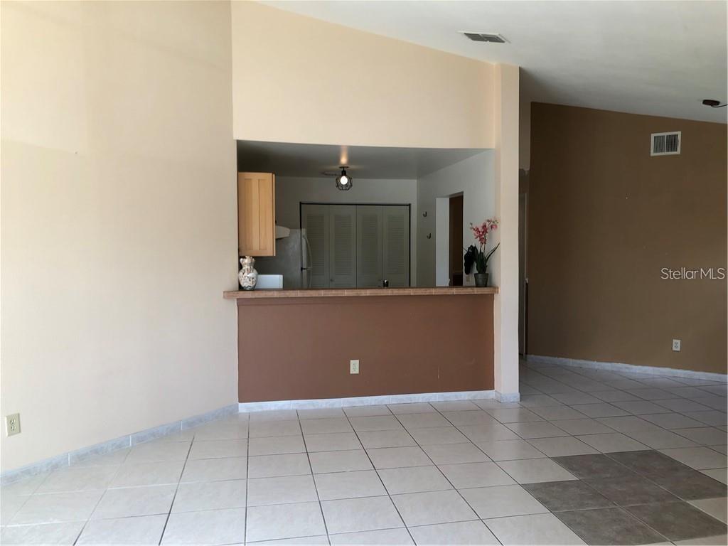 Image 5 of 12 For 2524 Woodgate Boulevard 201