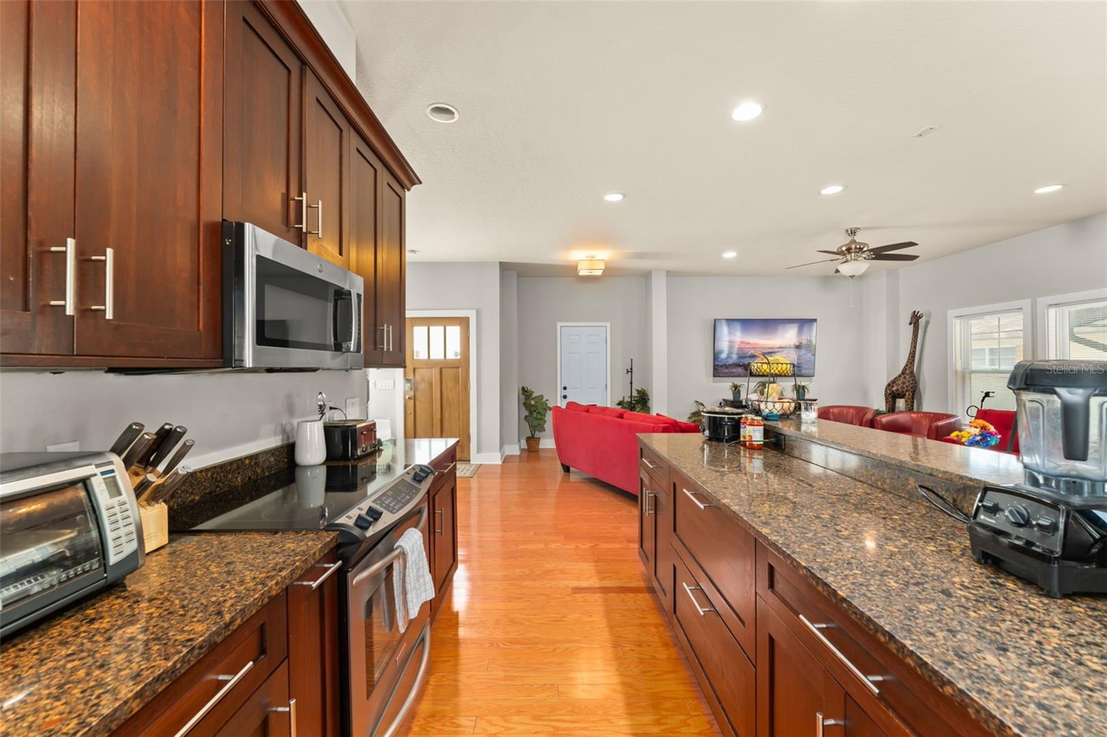 Image 11 of 64 For 2223 Amherst Avenue