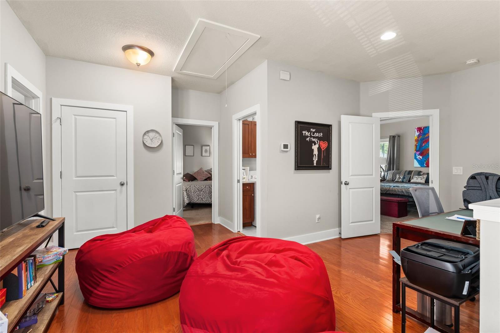 Image 17 of 64 For 2223 Amherst Avenue