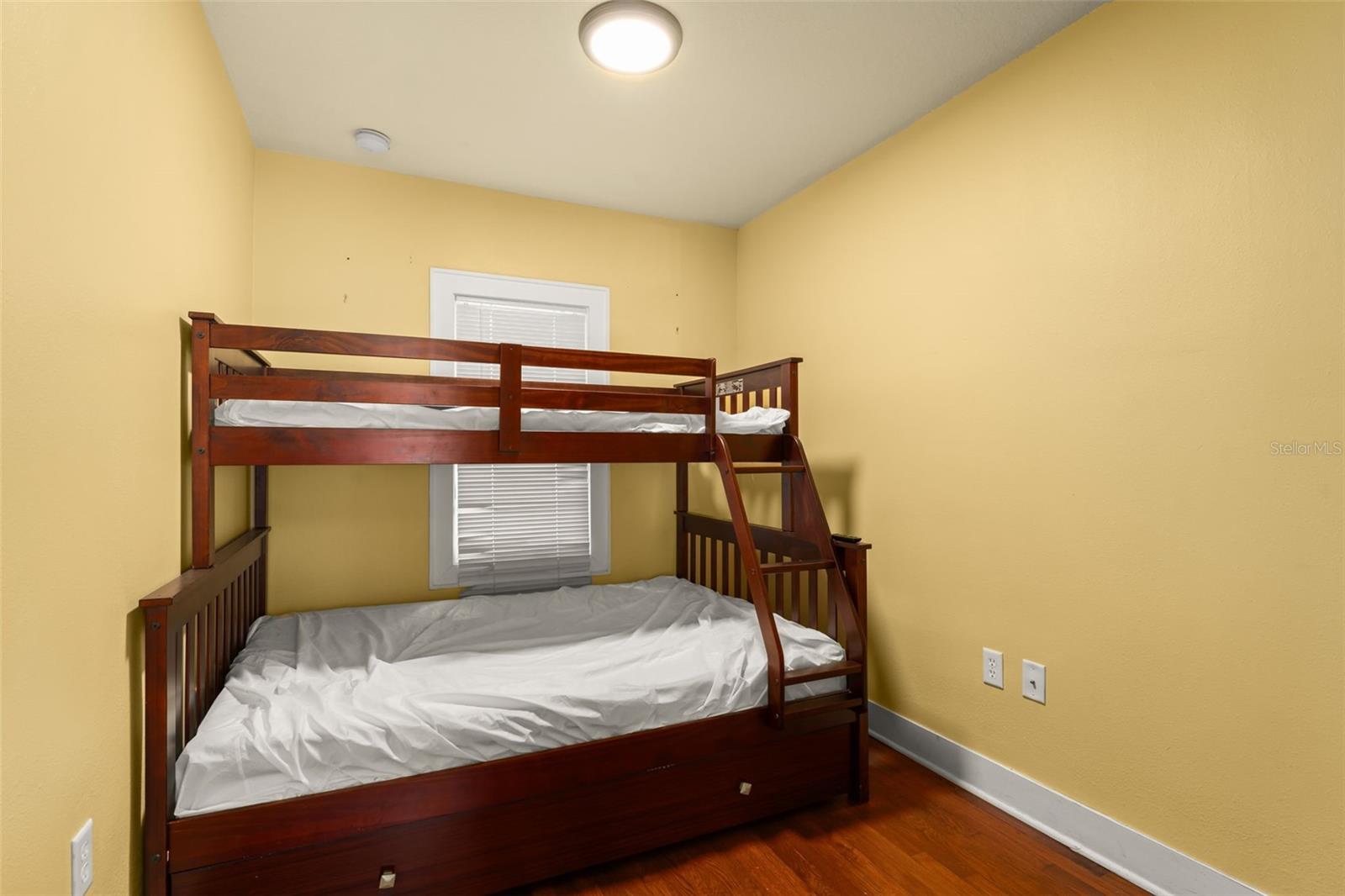 Image 41 of 64 For 2223 Amherst Avenue