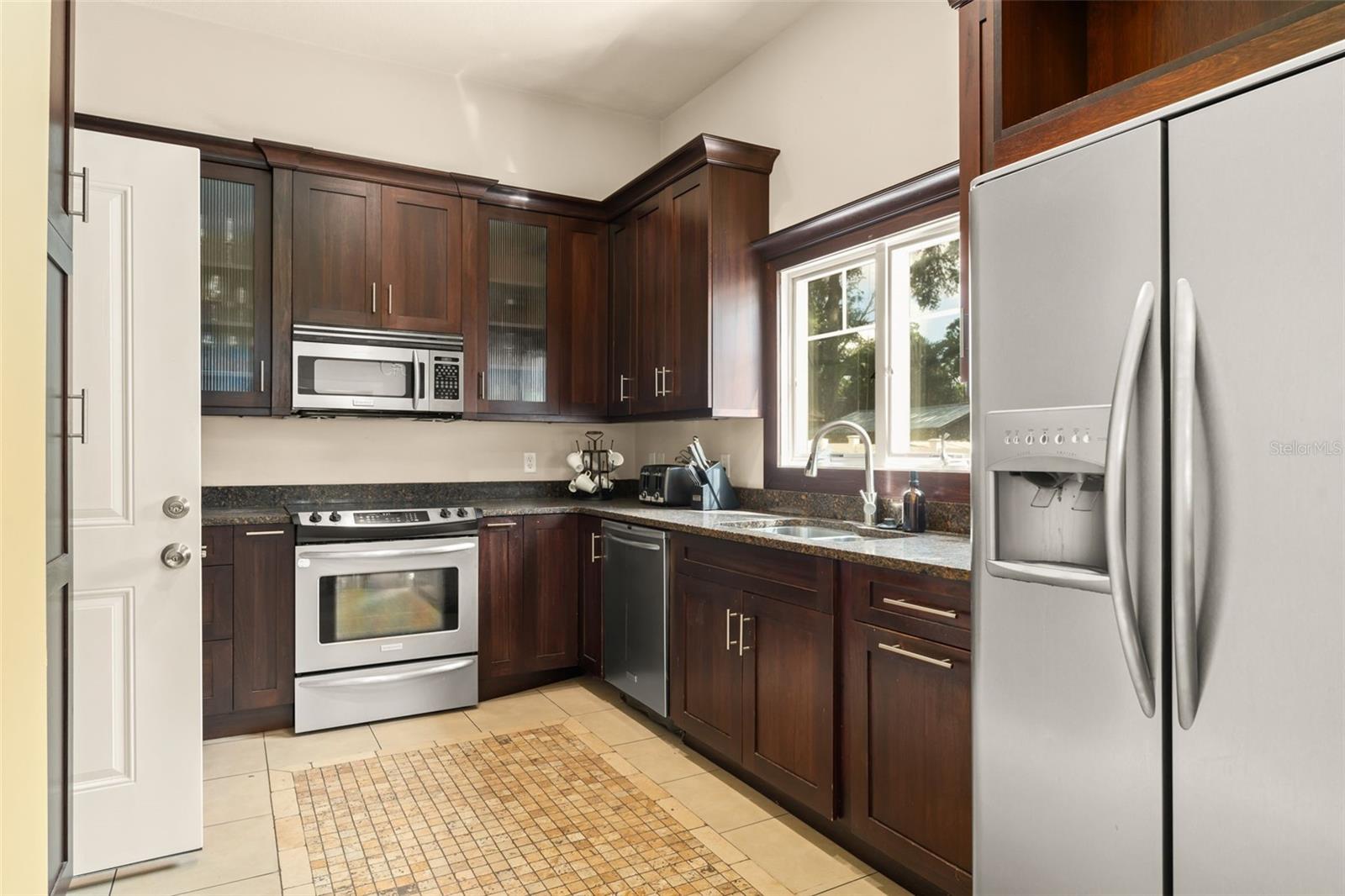 Image 43 of 64 For 2223 Amherst Avenue