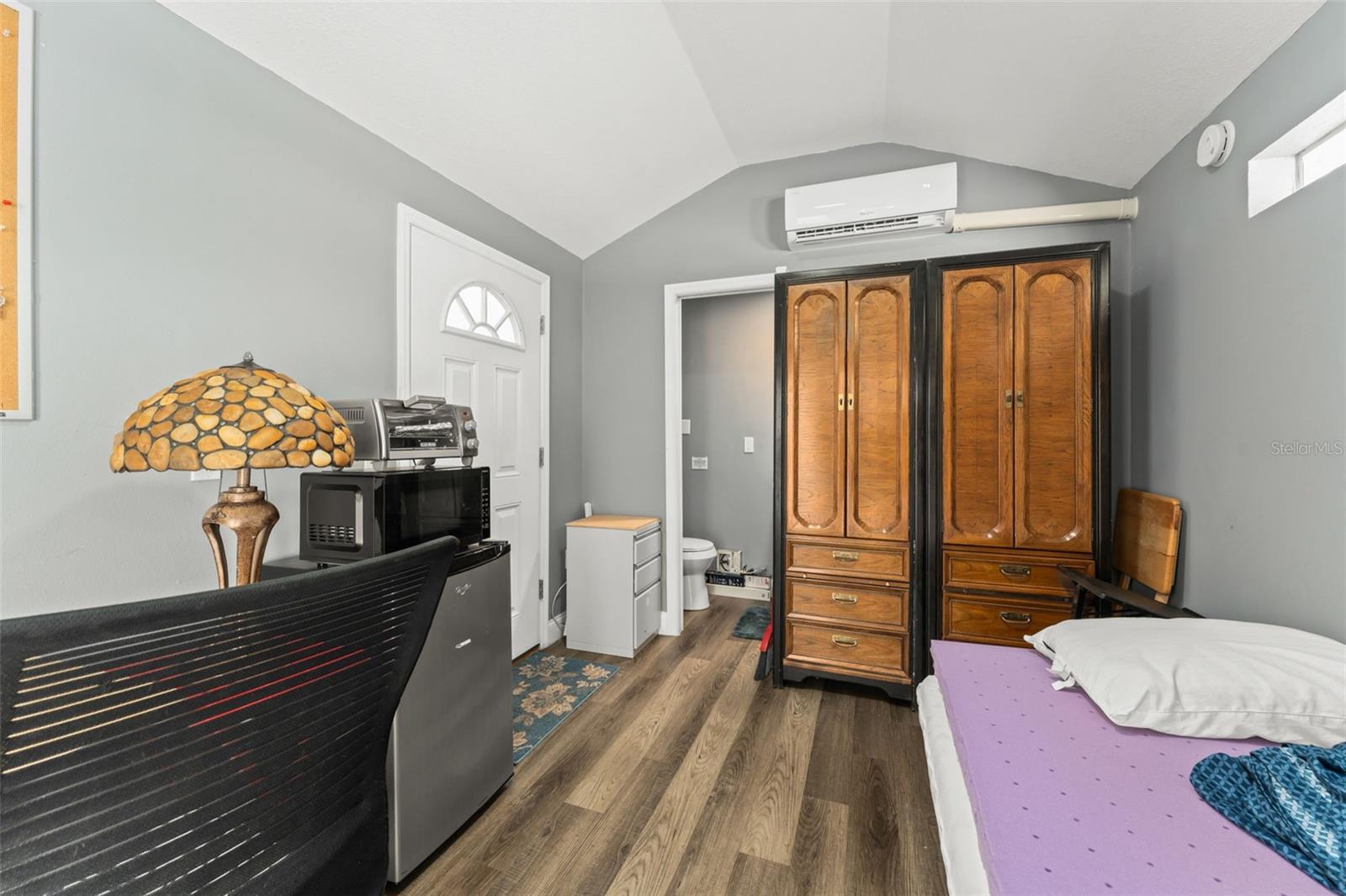 Image 61 of 64 For 2223 Amherst Avenue