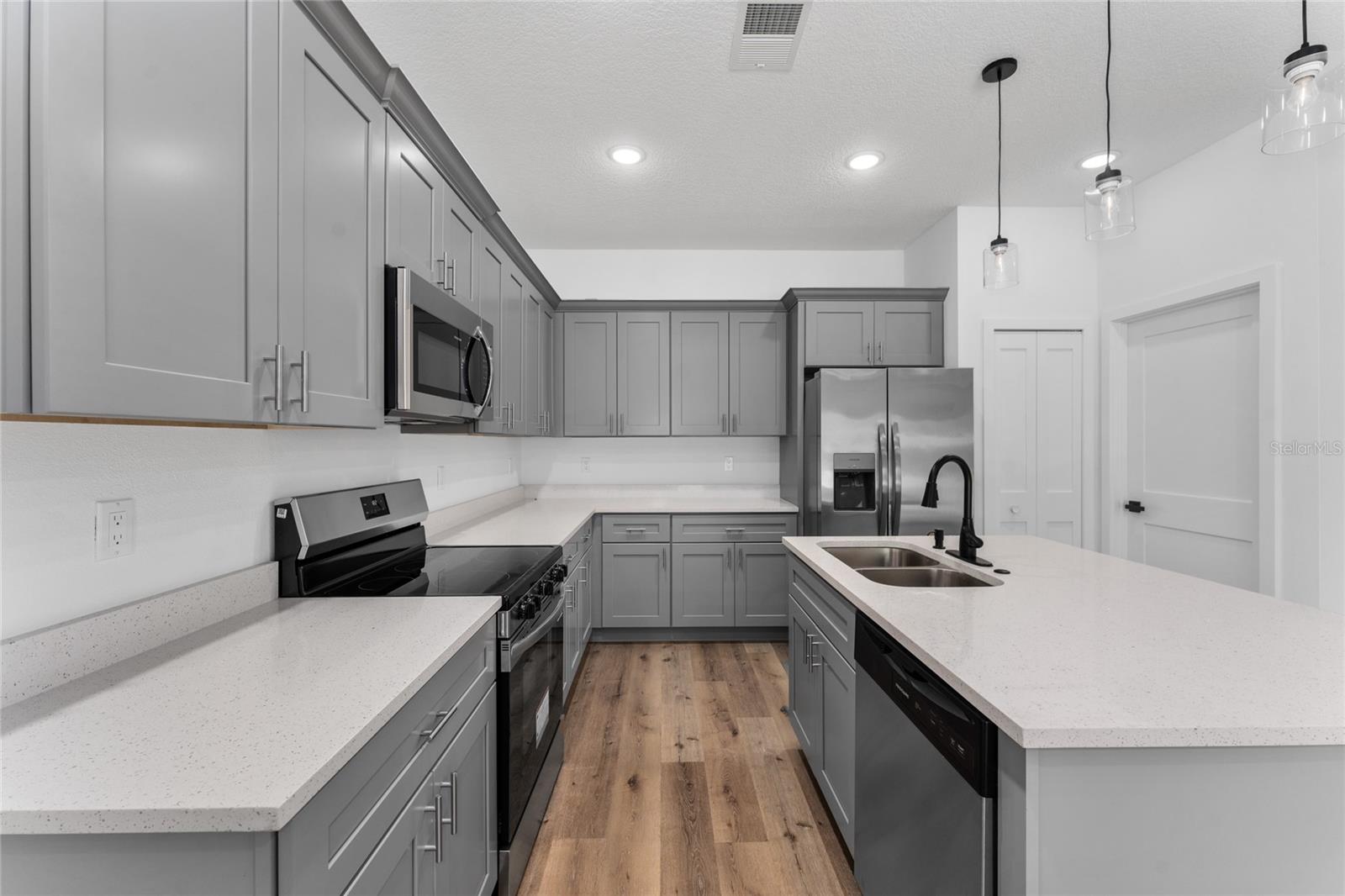 Image 17 of 44 For 7104 Maltese Drive