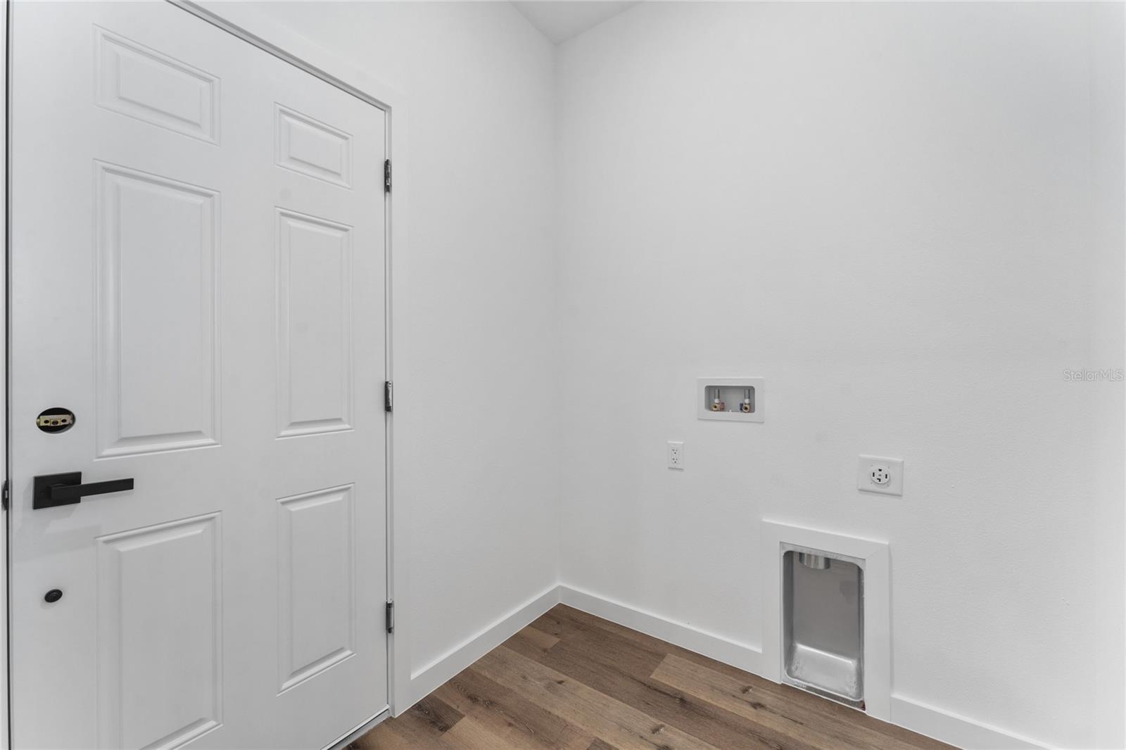 Image 19 of 44 For 7104 Maltese Drive
