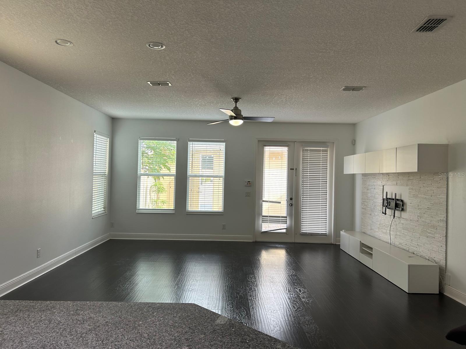 Image 5 of 18 For 11464 Center Lake Drive