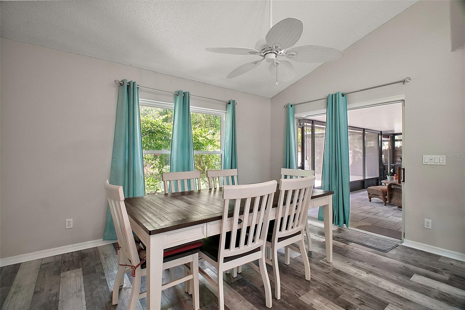 Image 7 of 40 For 612 Heron Bay Drive
