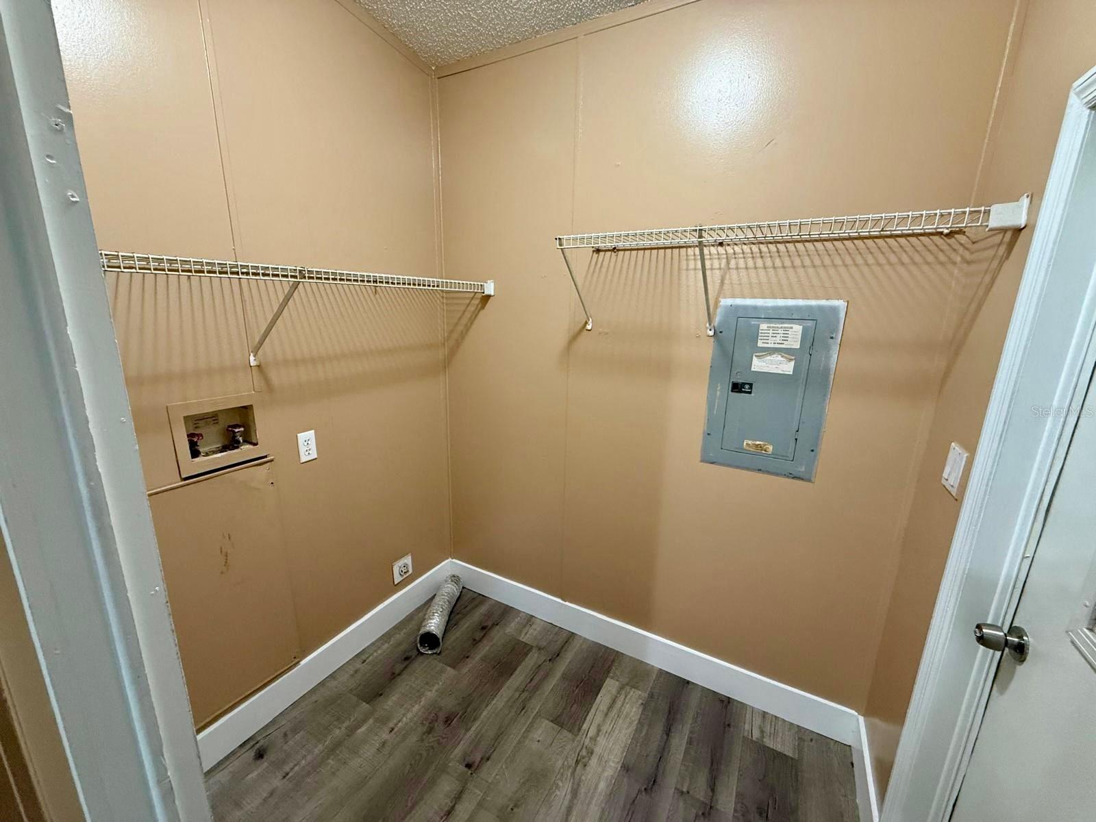 Image 16 of 27 For 2711 Cranmoor Drive